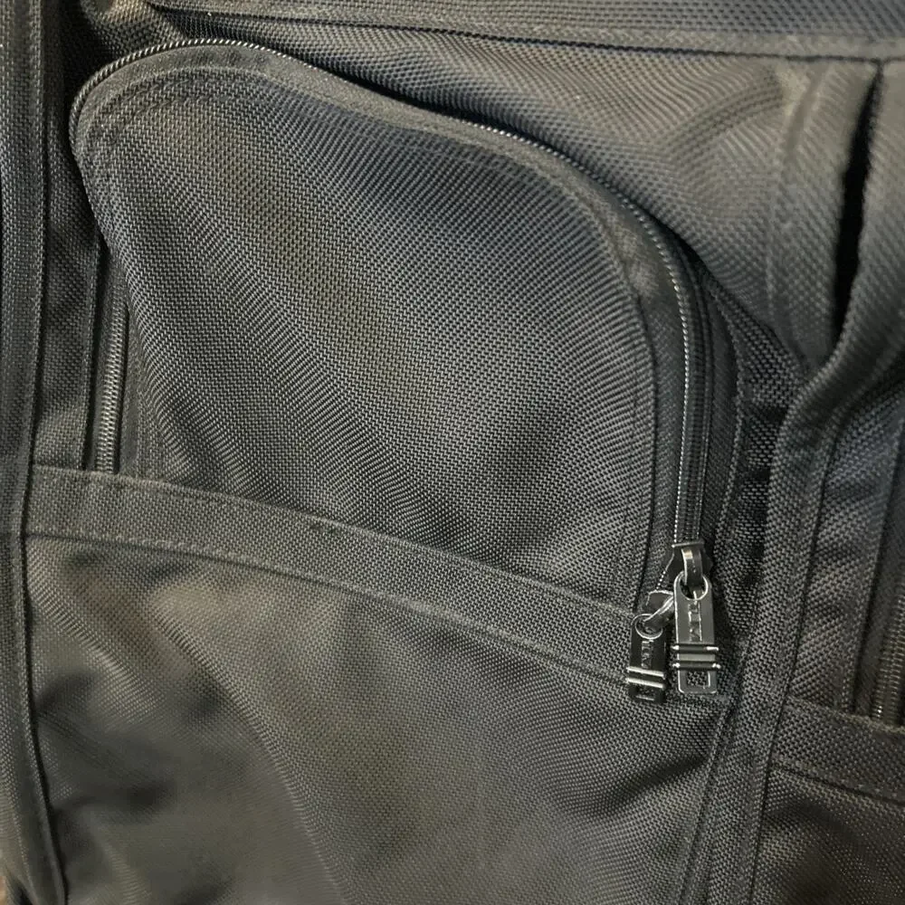 TUMI Alpha 22